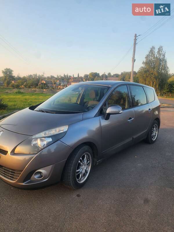 Минивэн Renault Grand Scenic 2011 в Ровно