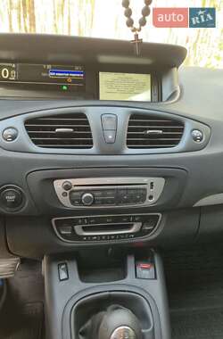 Минивэн Renault Grand Scenic 2013 в 