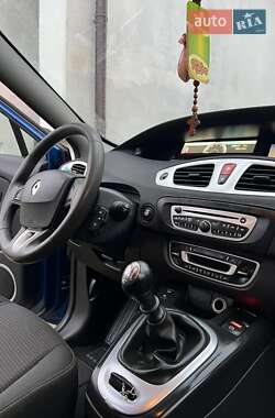 Минивэн Renault Grand Scenic 2010 в 