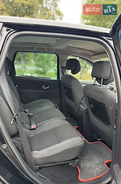 Минивэн Renault Grand Scenic 2010 в 