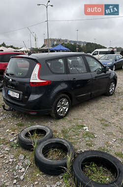 Минивэн Renault Grand Scenic 2011 в 