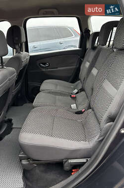 Минивэн Renault Grand Scenic 2011 в 