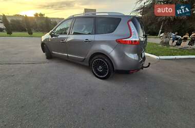 Минивэн Renault Grand Scenic 2015 в 