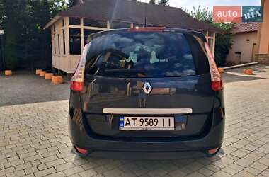Минивэн Renault Grand Scenic 2010 в 