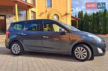 Минивэн Renault Grand Scenic 2010 в 