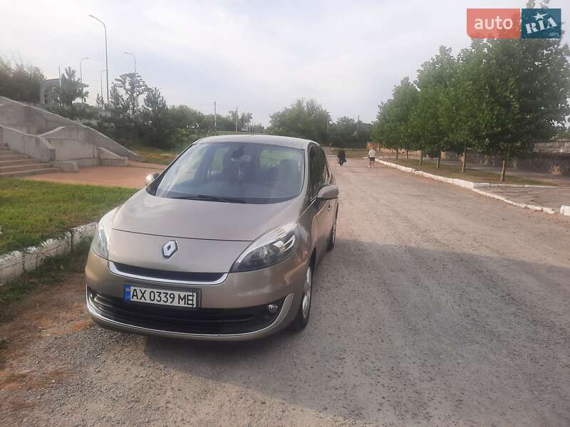 Renault Grand Scenic 2012