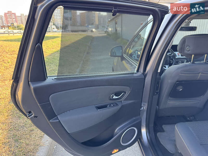 Мінівен Renault Grand Scenic 2010 в Києві фото 17 Мінівен Renault Grand Scenic 2010 в Києві