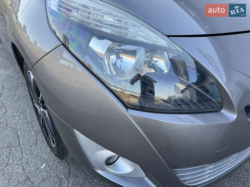 Мінівен Renault Grand Scenic 2010 в Києві фото 49 Мінівен Renault Grand Scenic 2010 в Києві