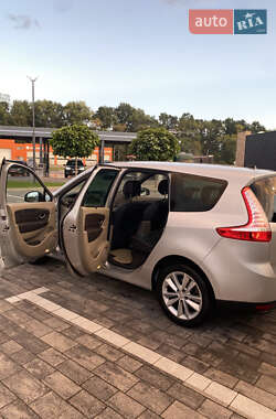 Минивэн Renault Grand Scenic 2011 в 