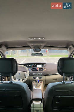 Минивэн Renault Grand Scenic 2011 в 