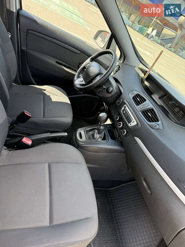 Минивэн Renault Grand Scenic 2012 в Калуше