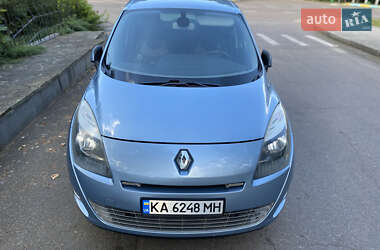 Минивэн Renault Grand Scenic 2010 в 