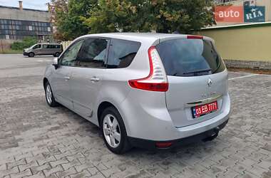 Минивэн Renault Grand Scenic 2012 в 