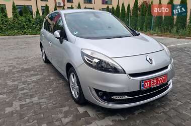 Минивэн Renault Grand Scenic 2012 в 