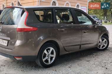 Минивэн Renault Grand Scenic 2011 в 