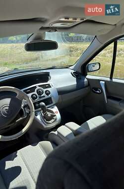 Минивэн Renault Grand Scenic 2004 в 