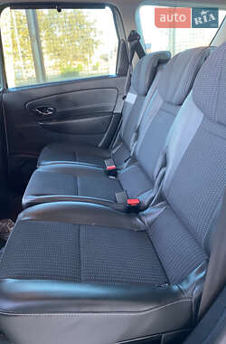Минивэн Renault Grand Scenic 2012 в 