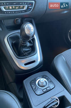 Минивэн Renault Grand Scenic 2012 в 
