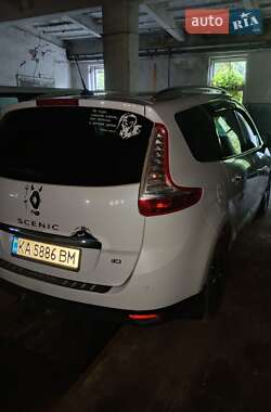 Минивэн Renault Grand Scenic 2013 в 