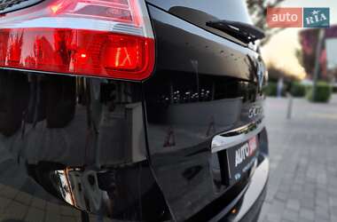 Минивэн Renault Grand Scenic 2015 в 