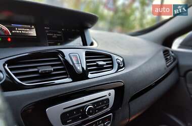 Минивэн Renault Grand Scenic 2015 в 