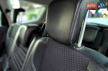 Минивэн Renault Grand Scenic 2015 в 