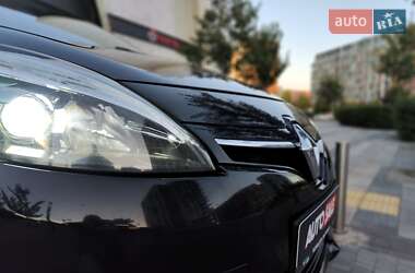 Минивэн Renault Grand Scenic 2015 в 