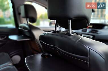 Минивэн Renault Grand Scenic 2015 в 