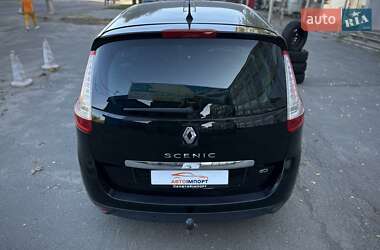 Минивэн Renault Grand Scenic 2012 в 