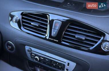 Минивэн Renault Grand Scenic 2012 в 