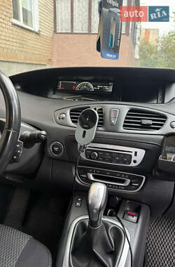 Минивэн Renault Grand Scenic 2014 в 