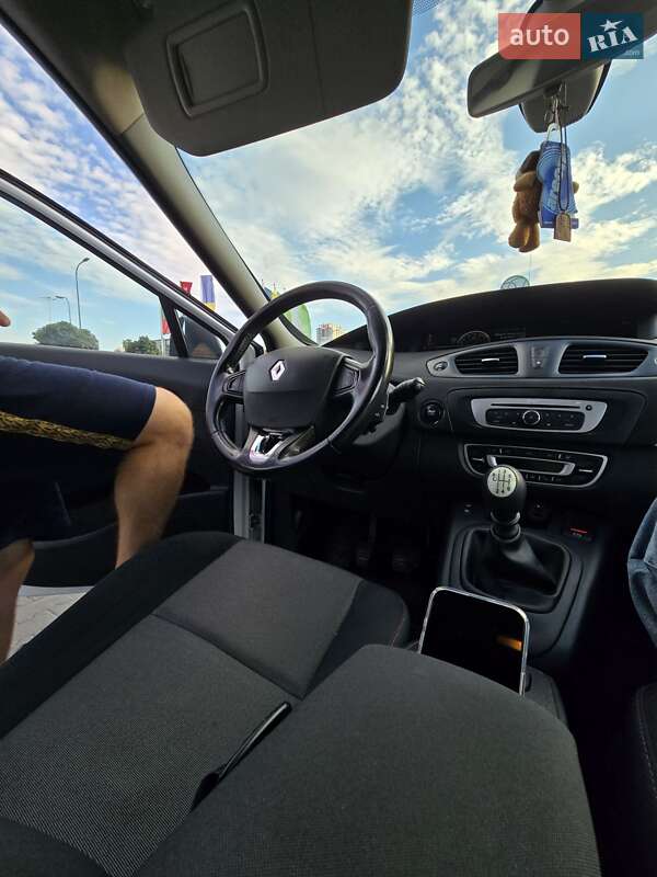Минивэн Renault Grand Scenic 2014 в Киеве фото 16 Минивэн Renault Grand Scenic 2014 в Киеве