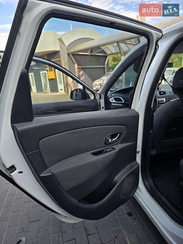 Минивэн Renault Grand Scenic 2014 в Киеве фото 21 Минивэн Renault Grand Scenic 2014 в Киеве