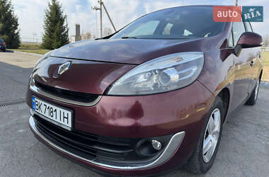 Минивэн Renault Grand Scenic 2012 в 