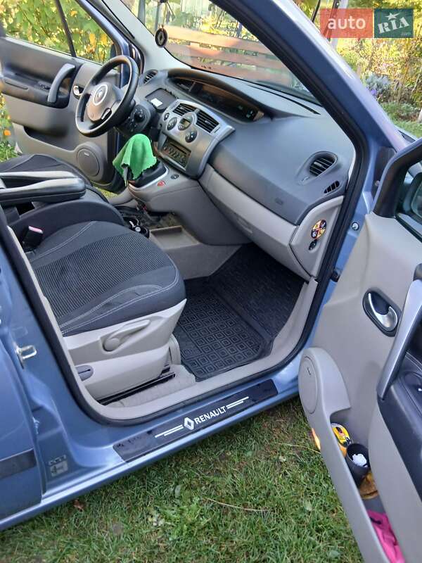 Минивэн Renault Grand Scenic 2006 в Ромнах
