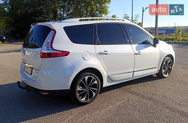 Минивэн Renault Grand Scenic 2016 в 