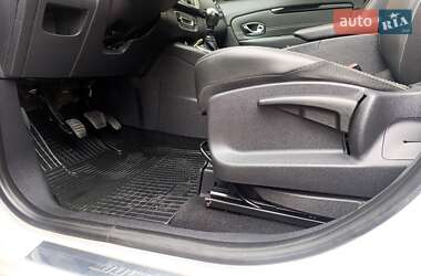 Минивэн Renault Grand Scenic 2016 в 