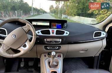 Минивэн Renault Grand Scenic 2010 в 