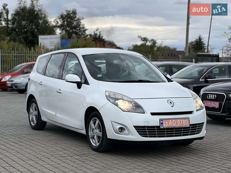 Renault Grand Scenic 2011