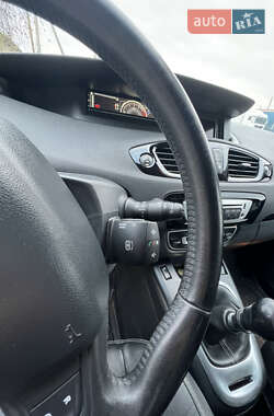 Минивэн Renault Grand Scenic 2013 в 