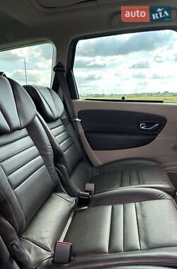 Минивэн Renault Grand Scenic 2010 в 