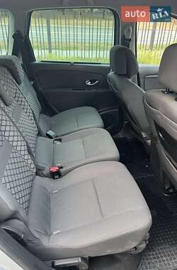 Мінівен Renault Grand Scenic 2011 в 