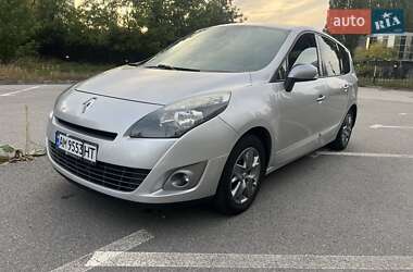 Мінівен Renault Grand Scenic 2011 в 