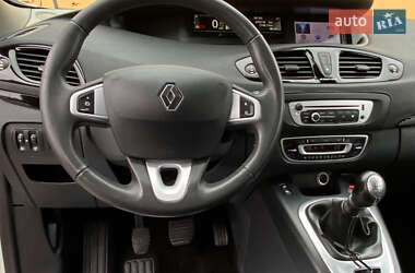 Минивэн Renault Grand Scenic 2013 в 