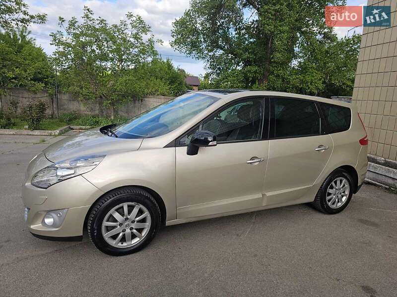 Renault Grand Scenic 2011