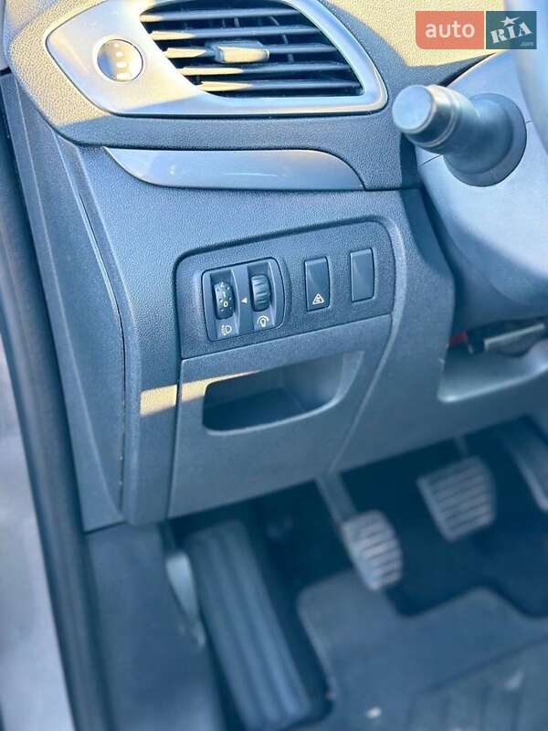 Мінівен Renault Grand Scenic 2011 в Львові