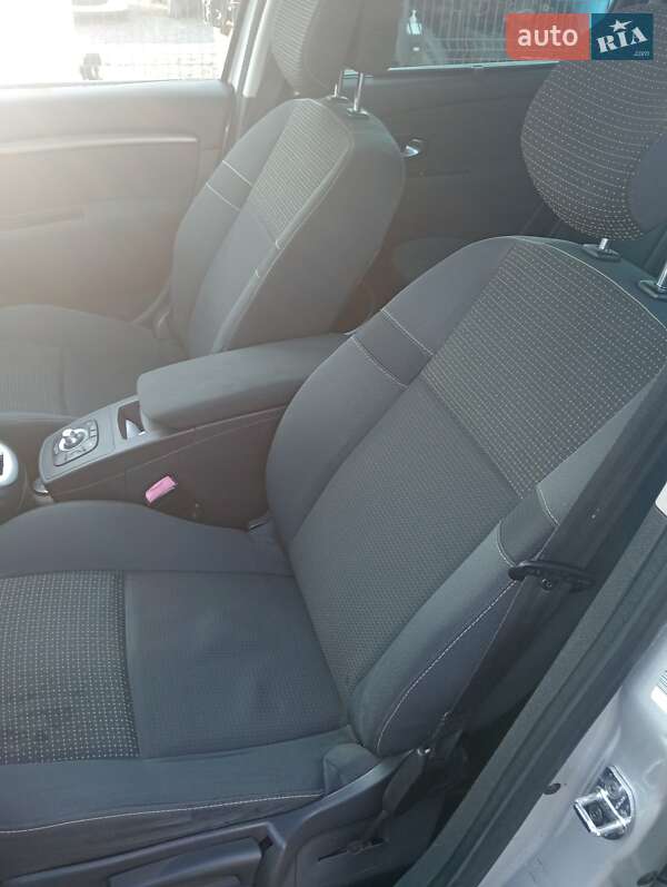 Мінівен Renault Grand Scenic 2009 в Нововолинську