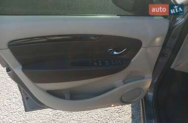 Минивэн Renault Grand Scenic 2012 в 