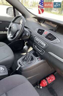 Минивэн Renault Grand Scenic 2010 в 