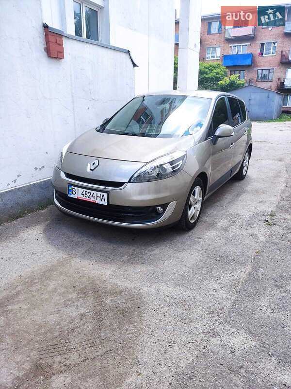 Renault Grand Scenic 2012